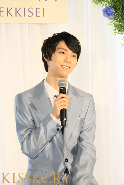 羽生結弦選手が「雪肌精」PRイベントに登場。唯一無二の“美”の極意を語る！