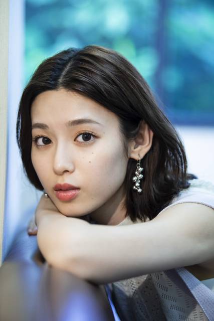 Jホラーの巨匠・中田秀夫も納得の実力派女優・白石聖が「恐怖新聞」で 連ドラ初主演!「怖いのは自分」と語る意外な素顔とは?