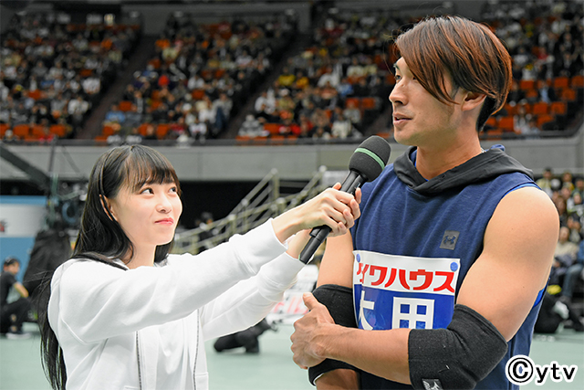 Nmb48 石塚朱莉 川上千尋らが毎年恒例の バトルスタジアム に参戦 今回も 巨人 菅野智之選手にマイクを向けているかわいい子は誰 と話題になるかも Tvガイド ドラマ バラエティーを中心としたテレビ番組 エンタメニュースなど情報満載