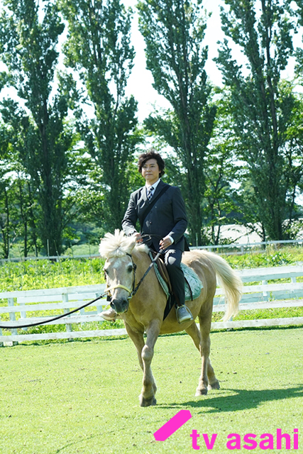 上川隆也が「遺留捜査」で10年ぶりの乗馬シーン。 「もっと乗っていたかった」