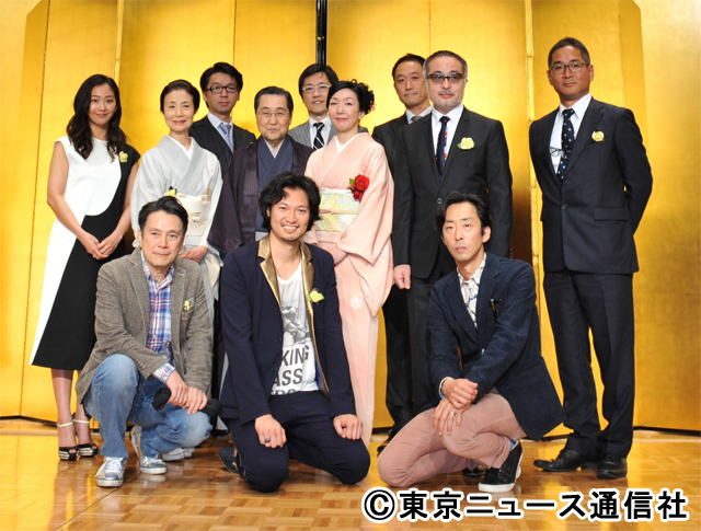 第34回向田邦子賞贈賞式が開催。藤本有紀が「最高のスタッフとキャストで実現できた」と笑顔