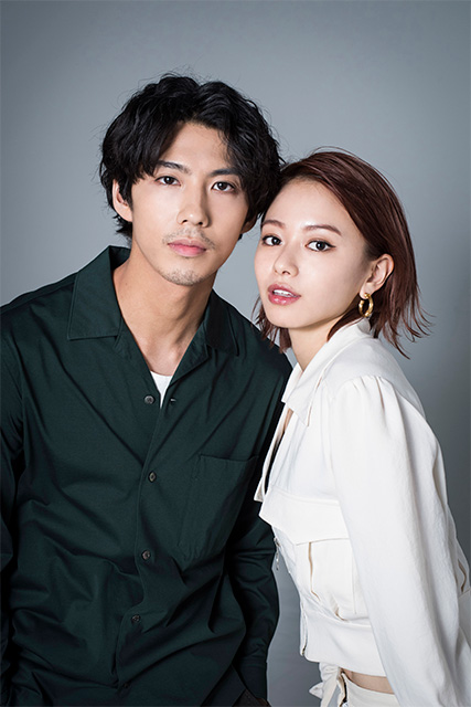 賀来賢人×山本舞香「死にたい夜にかぎって」インタビュー “男と女”の6年に及ぶ波乱の同棲生活に「私にしかできない役だ」