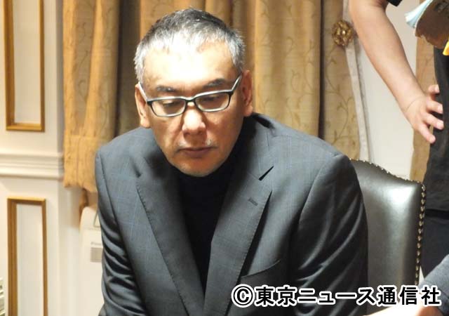 池松壮亮がうまい棒を食べ損ねてすねる 柄本明は大東駿介と談笑 銀と金 和気あいあいの撮影現場に潜入 Tvガイド