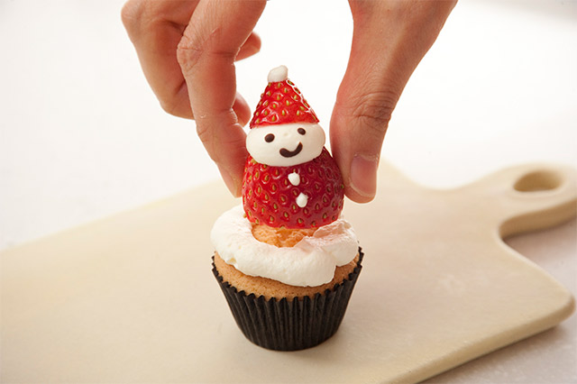 デコる幸せ…クリスマスプチカップケーキ