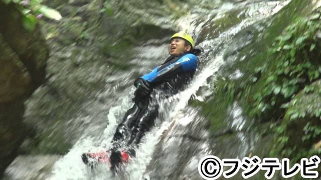 8年目の「有吉の夏休み」は吉村崇、小嶋陽菜らと“近場”で日本の夏を満喫！ おもしろマスクで大はしゃぎ