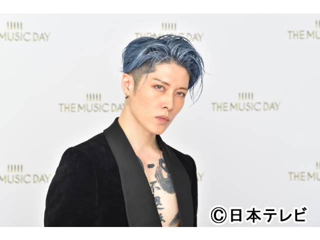 「THE MUSIC DAY」MIYAVIが話題の曲「Bang！」を披露。古坂大魔王と“黒ひげ危機一発ゲーム”で熱戦を展開