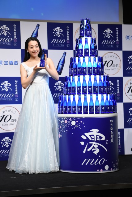 浅田真央がスパークリング清酒のおいしい楽しみ方を伝授！ 2020年の一文字は“進”