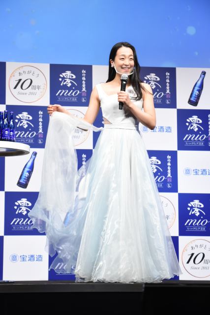 浅田真央がスパークリング清酒のおいしい楽しみ方を伝授！ 2020年の一文字は“進”