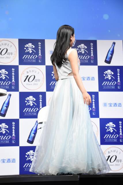 浅田真央がスパークリング清酒のおいしい楽しみ方を伝授！ 2020年の一文字は“進”