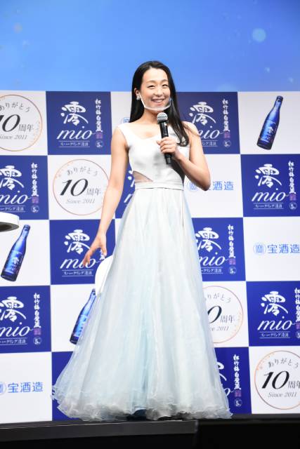 浅田真央がスパークリング清酒のおいしい楽しみ方を伝授！ 2020年の一文字は“進”