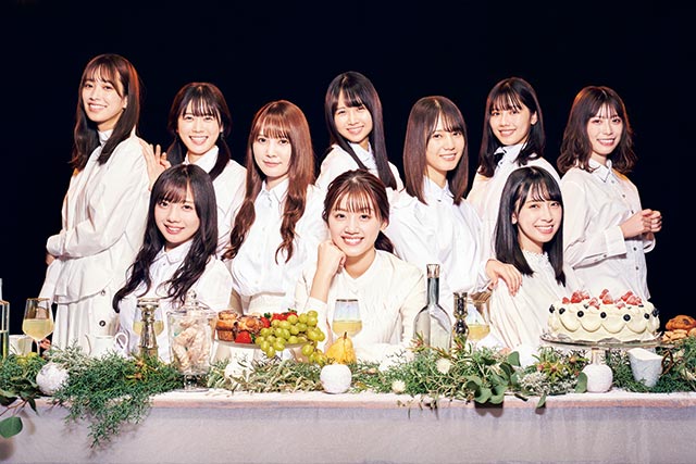 日向坂46、豪華メンバー10人が集結！ アザトカワイイすぎる“ひなパ”SPグラビアを公開!!