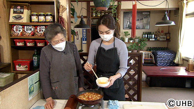 千須和侑里子アナが「豆腐チゲ」に挑戦！ インスタント麺を生麺に近づける裏技も