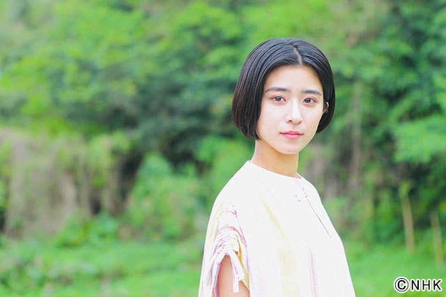 黒島結菜、故郷・沖縄を舞台にした2022年度前期連続テレビ小説「ちむどんどん」のヒロインに！