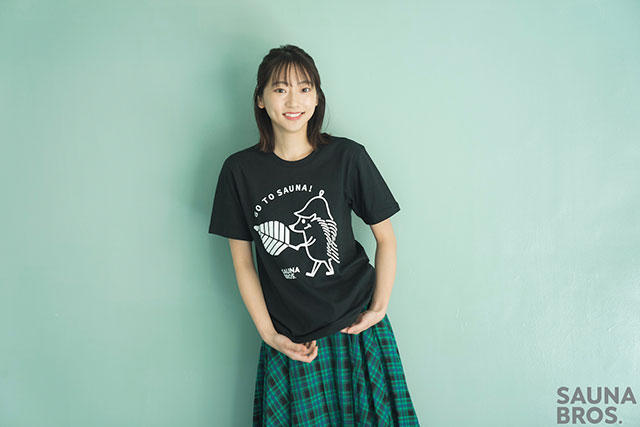サウナ雑誌「SAUNA BROS.」の公式ECサイトがオープン！ Tシャツ、マスクなど公式グッズを販売開始。モデルに武田玲奈