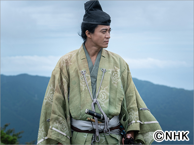 小栗旬が「鎌倉殿の13人」の静岡ロケを敢行。「今まで出演した大河ドラマの中で、一番戦っているかもしれません」