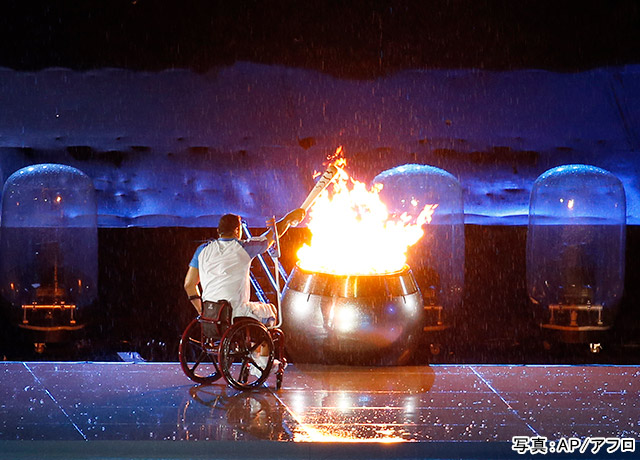 パラリンピック 開会式　写真：AP/アフロ