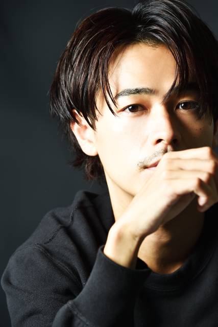 成田凌☆「湯布院奇行」で初の朗読劇に挑戦！ 「しっかりと心を動かして演じたい」