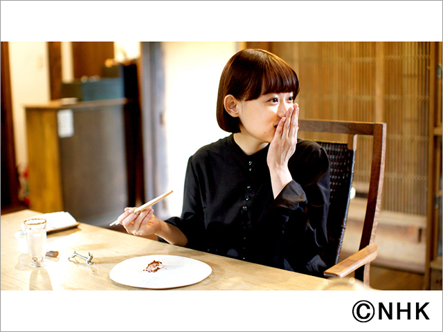 杉咲花が連食テレビエッセー「きみと食べたい」出演！ 語りは成田凌