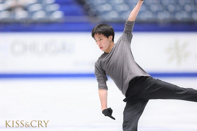 宇野昌磨が「NHK杯2021」で優勝「もっともっと、もっと上を目指して走り続けたい」。山本草太、三浦佳生も健闘！