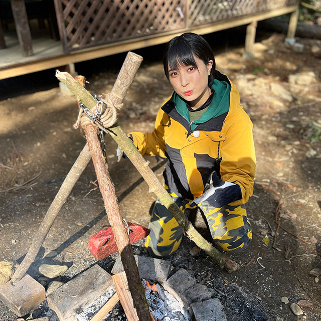 “艇王”植木通彦×“さばいどる”かほなん、 ワイルド系キャンプで火起こし＆極上肉を堪能