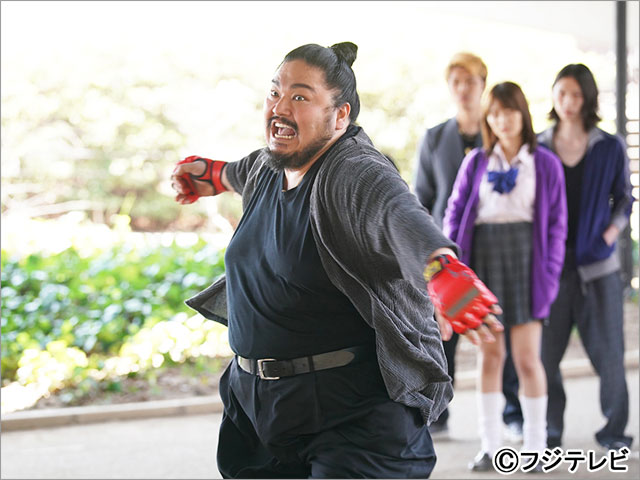 180cm＆180kgのハリウッド俳優・米本学仁、「ナンバMG5」に不良高校のボス役で登場