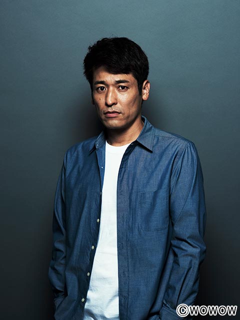 佐藤隆太がムロツヨシ主演「雨に消えた向日葵」で失踪した娘を懸命に捜索する父親に