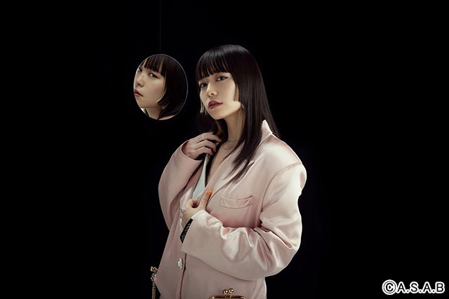 佐藤勝利＆福本莉子「赤いナースコール」印象的なメインビジュアルが解禁！ 主題歌はみゆなの「凝視」に決定