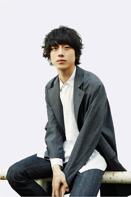 坂口健太郎、自身が演じた“菅波先生”のモデルとなった医師を追うドキュメンタリー「うちのセンセイ」でナレーションを担当