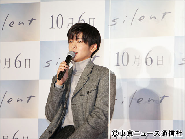 川口春奈が称賛する「silent」での目黒蓮の手話。「表情も含めて大事に演じたい」