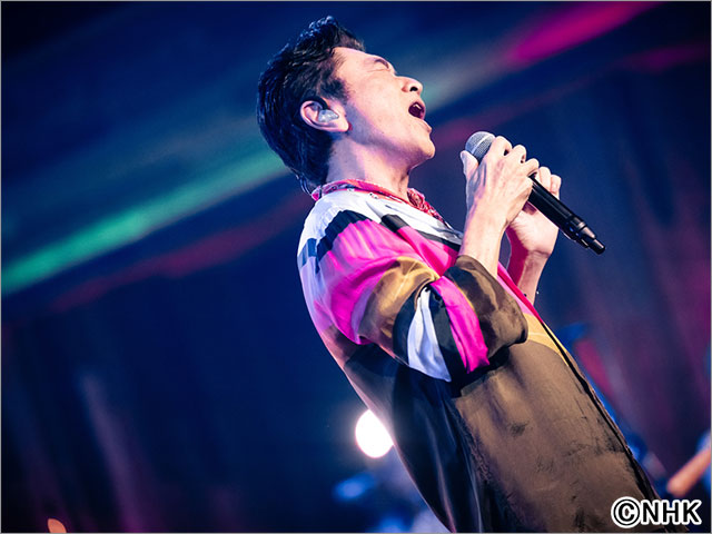 桑田佳祐、全9曲の珠玉のセットリストでNHKスタジオでライブ！