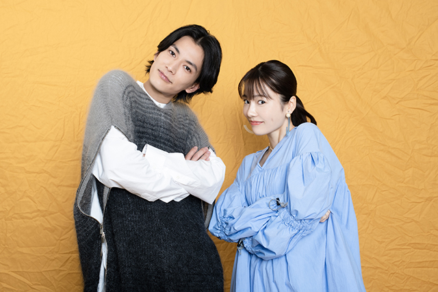 島崎遥香＆渡邊圭祐、作中である言葉を連発!?「私たちちょっとヤバいのかも！（笑）」――「私のシてくれないフェロモン彼氏」インタビュー