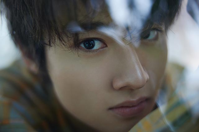 「藤岡真威人1st写真集 EXPRESSIONS」先行公開カット