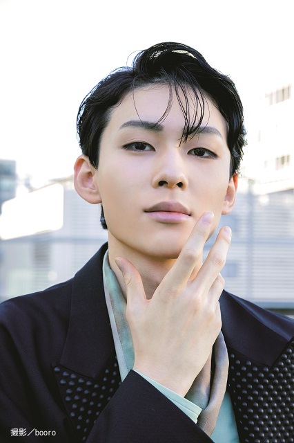 羽生結弦、山田裕貴が表紙を飾る「スカパー！TVガイド」の2誌が本日発売