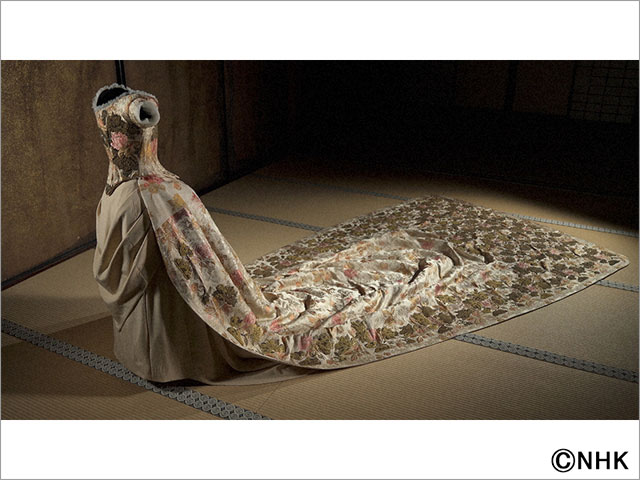 美子皇后着用の現存最古で最高格式のロングドレス・大礼服の秘密に迫る！ 真矢ミキが美しさに感激