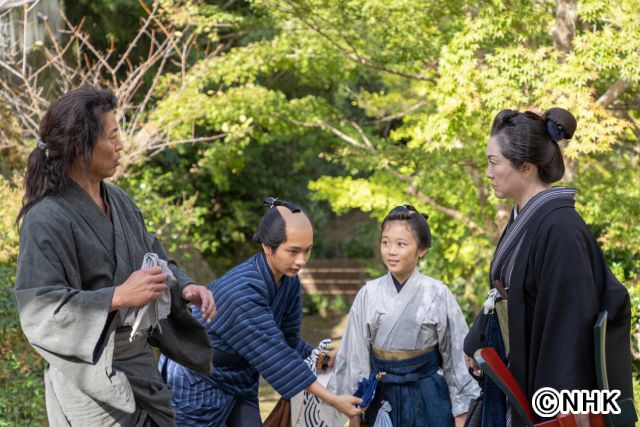 浜辺美波、「らんまん」で神木隆之介“万太郎”を懸命に支える妻に！「心が通っていて自分で決めた道を貫く、そんな女性になっていけたら」