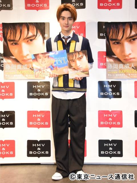 藤岡真威人が写真集発売イベントに登場！「父には目力を褒められました!!」