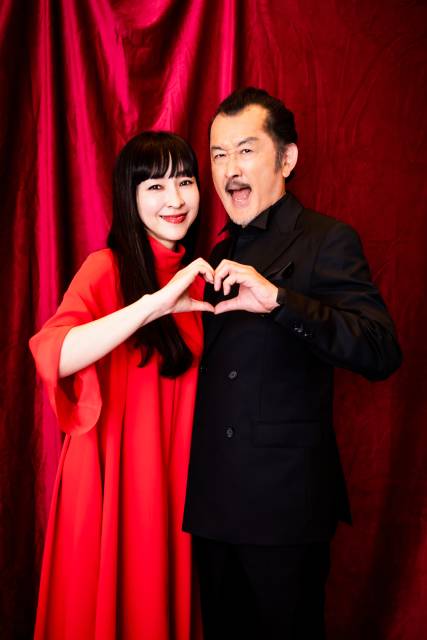 「unknown」で話題の“チャーミングすぎる吸血鬼夫婦”、麻生久美子＆吉田鋼太郎がその魅力を語る！ さらに、高畑充希＆田中圭への思いも明らかに