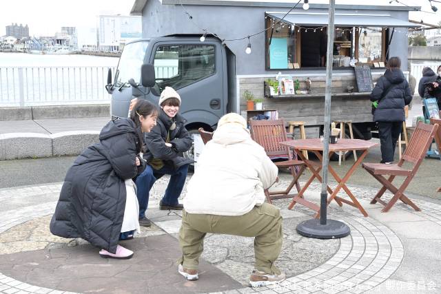 「私がヒモを飼うなんて」プロデューサー・飯田和孝×佐久間晃嗣、オフショットと共に振り返る制作のこだわりを大公開！