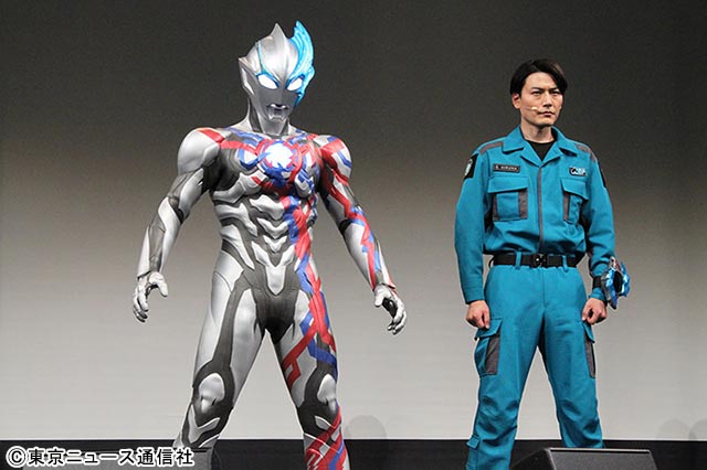 「ウルトラマンブレーザー」のプレミア発表会にキャスト、主題歌アーティスト、さらに新怪獣が集結！