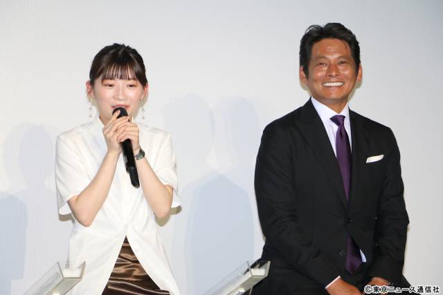 「シッコウ!!〜犬と私と執行官〜」完成披露試写会に伊藤沙莉らキャストが登壇！ 中島健人は“全力ものまね”で赤面!?