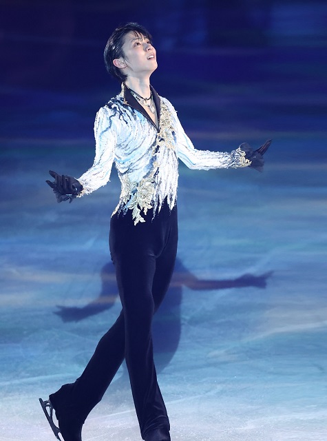 羽生結弦の華麗な演技を大判サイズでリポート！