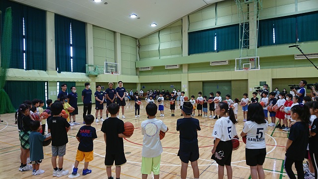 Bリーグ・横浜BCの河村勇輝、来シーズンそしてW杯への挑戦を語る――子どもたちとファンにバスケで夢を届けたい！