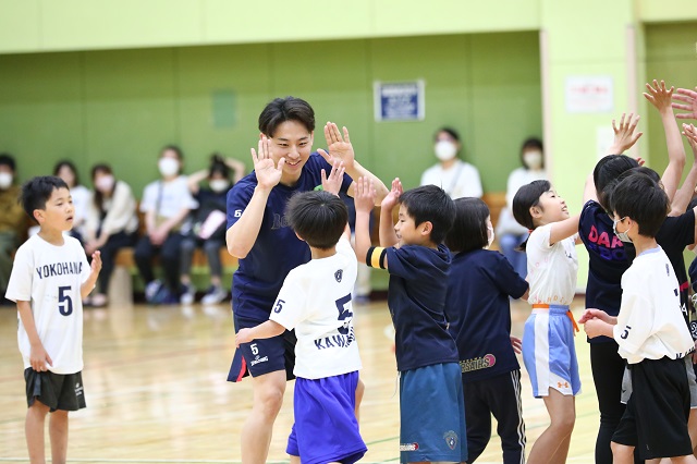 Bリーグ・横浜BCの河村勇輝、来シーズンそしてW杯への挑戦を語る――子どもたちとファンにバスケで夢を届けたい！