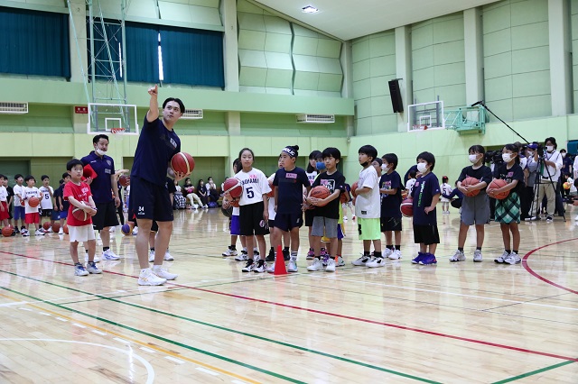 Bリーグ・横浜BCの河村勇輝、来シーズンそしてW杯への挑戦を語る――子どもたちとファンにバスケで夢を届けたい！