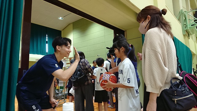 Bリーグ・横浜BCの河村勇輝、来シーズンそしてW杯への挑戦を語る――子どもたちとファンにバスケで夢を届けたい！