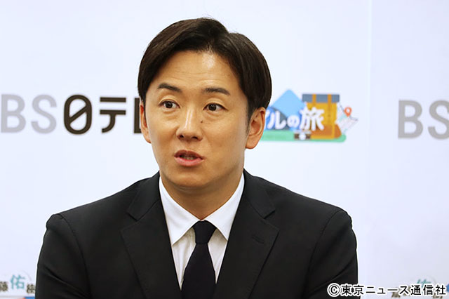 斎藤佑樹、多くの伝統が息づく国・ロンドンへ！ 野球文化に触れ、グランピングではハエと格闘!?