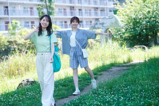 日向坂46・金村美玖と松田好花が見せるまぶしさ。「B.L.T.」で初ペアグラビア＆初表紙！