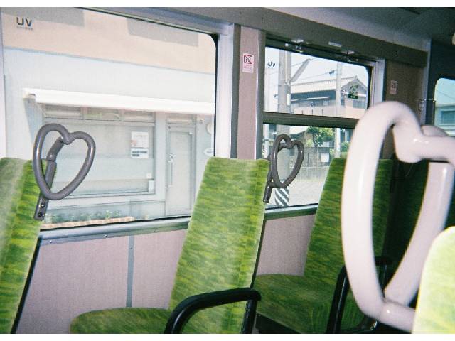 列車の中がスタジオに!? 三重県のレトロな鉄道で撮影会イベントを開催！
