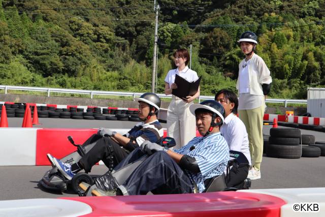 アルコ＆ピース、鹿児島で迫田さおりと3種類のスポーツで対決