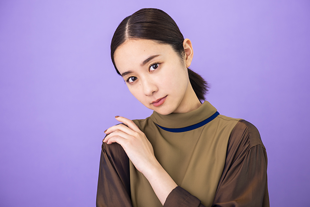 「たとえあなたを忘れても」主演の堀田真由が、美しくもはかないラブストーリーの魅力を語る。役者の道に進むことを決めた“青春の記憶”も明らかに